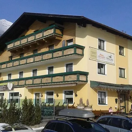 Forest Hyacinth Riding Stable Alpin Ferienhaus *